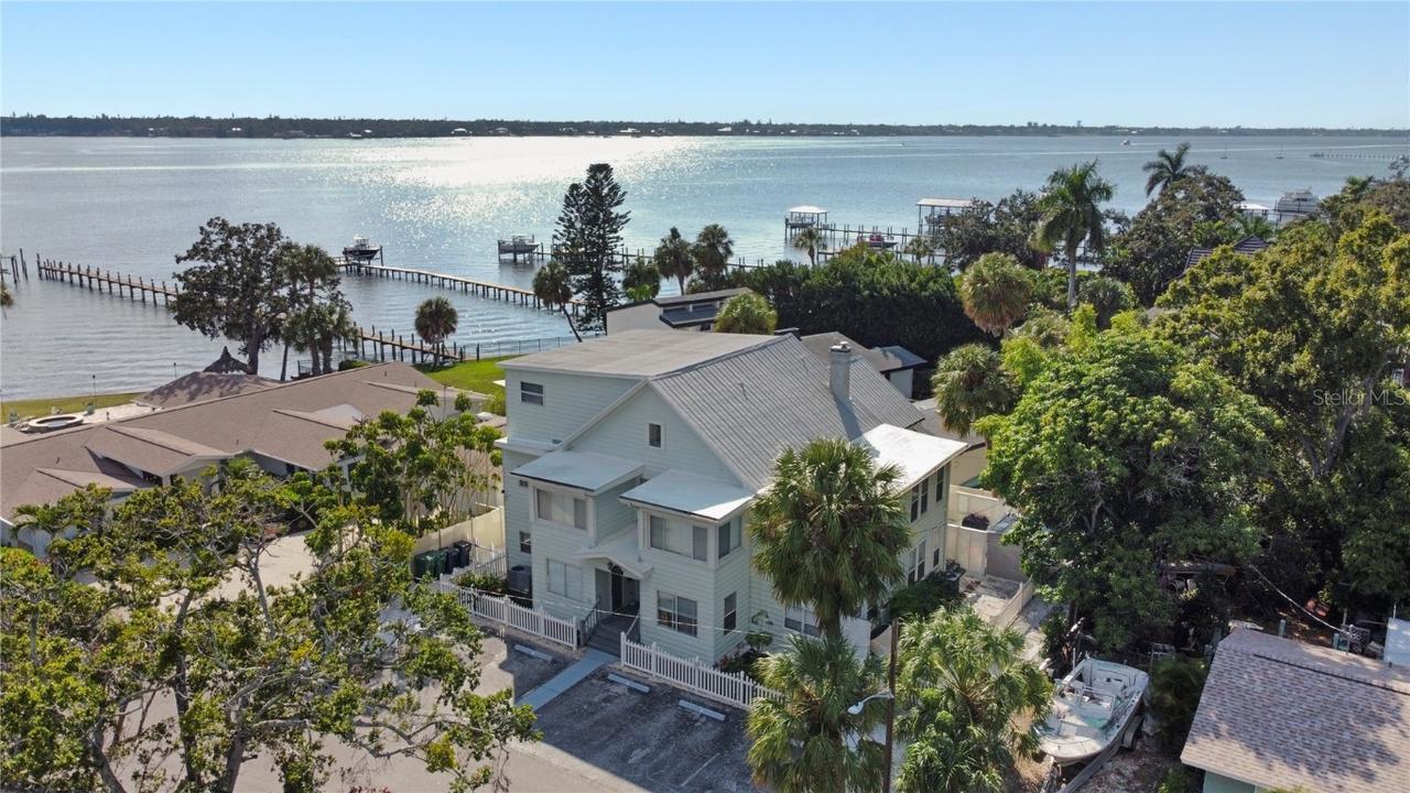 1416 Rosslyn Dr., Palmetto, FL 34221