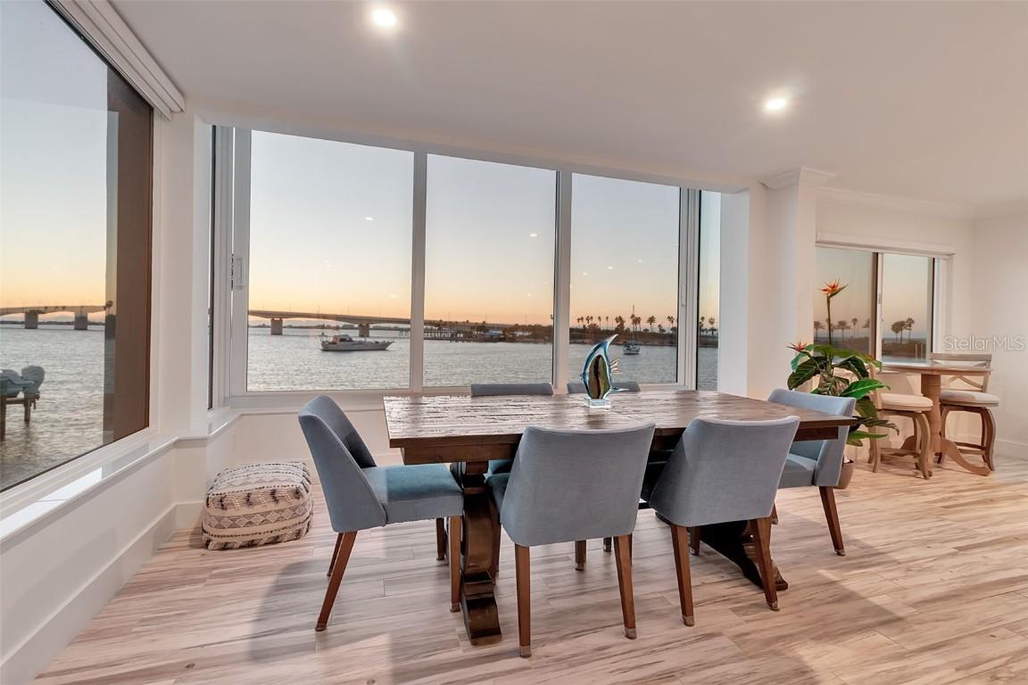 226 Golden Gate Point #21, Sarasota, FL 34236