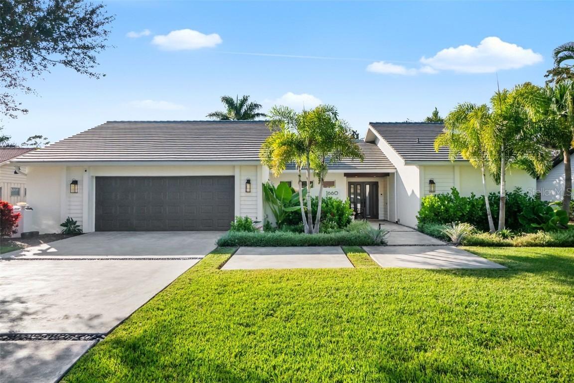 1660 Pine Harrier Cir., Sarasota, FL 34231