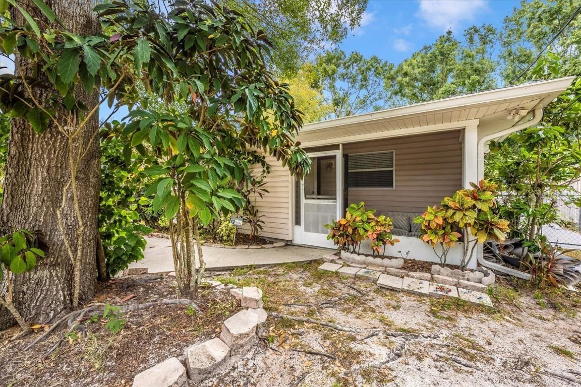 2535 24th St., Sarasota, FL 34234