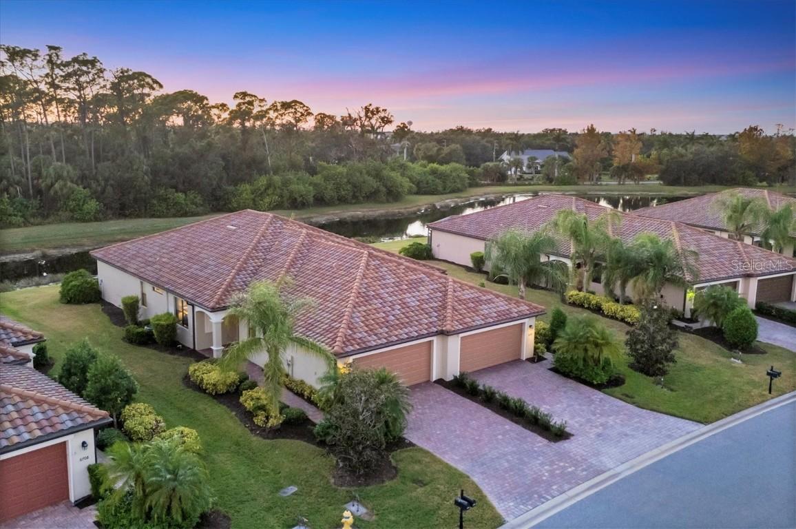 6704 Willowshire Way, Bradenton, FL 34212