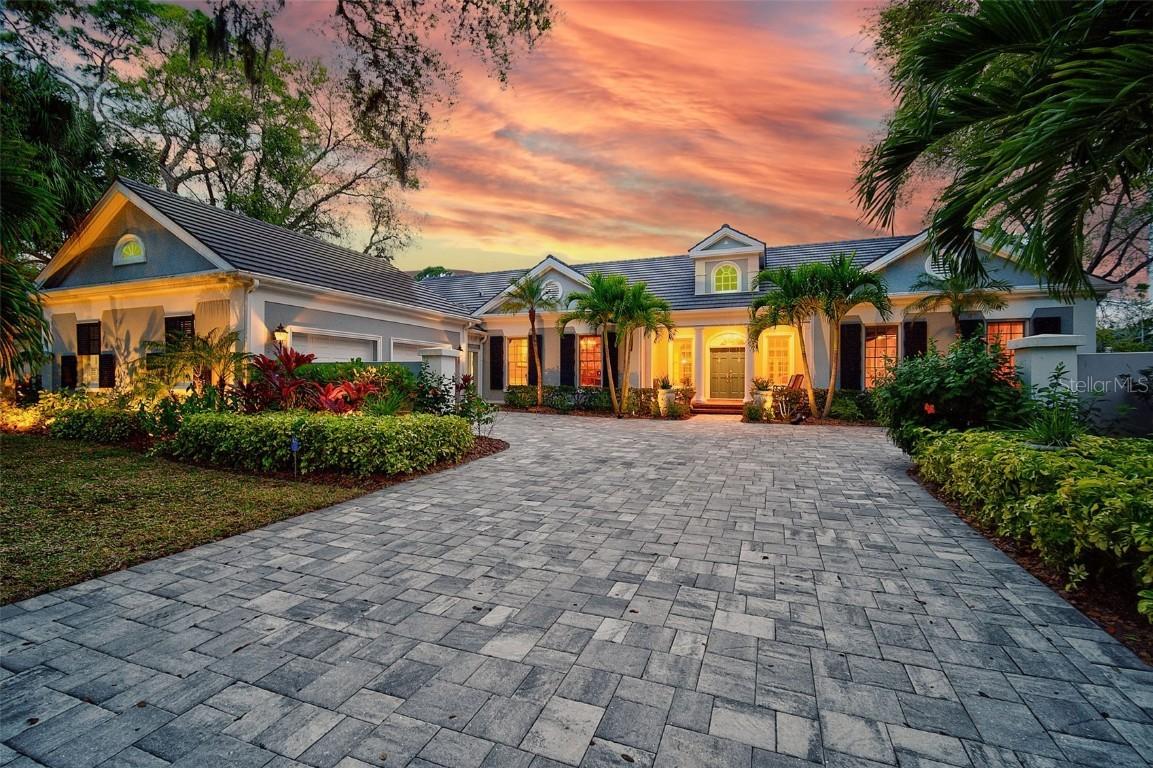 325 Osprey Point Dr., Osprey, FL 34229