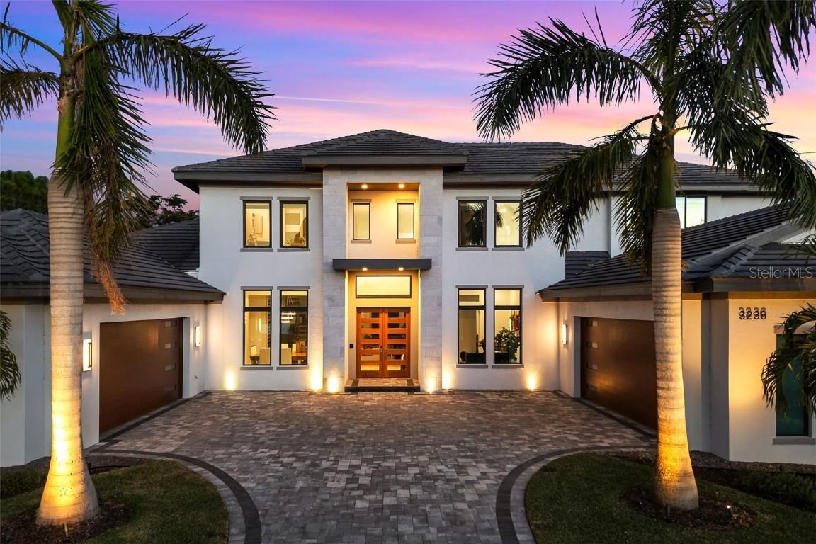 3236 Founders Club Dr., Sarasota, FL 34240