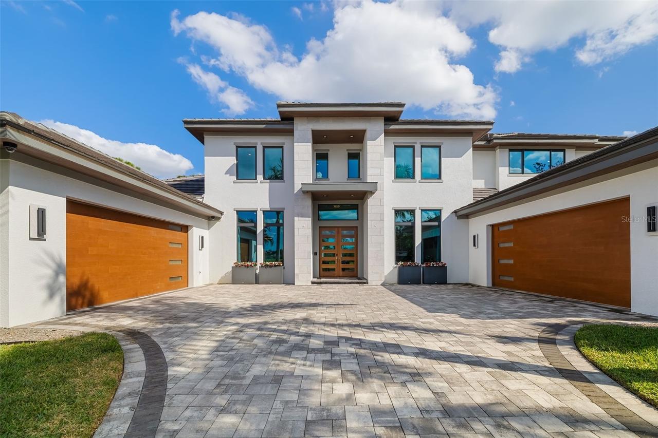 3236 Founders Club Dr., Sarasota, FL 34240