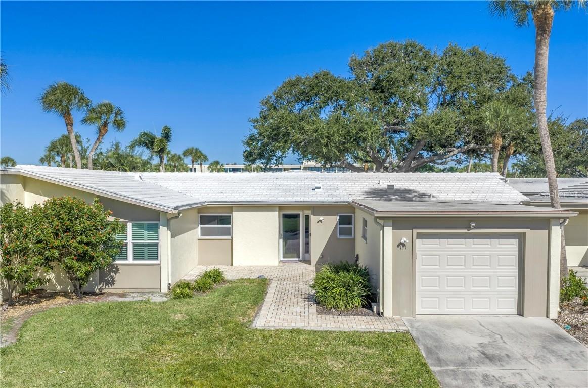 111 Whispering Sands Cir. #V38, Sarasota, FL 34242