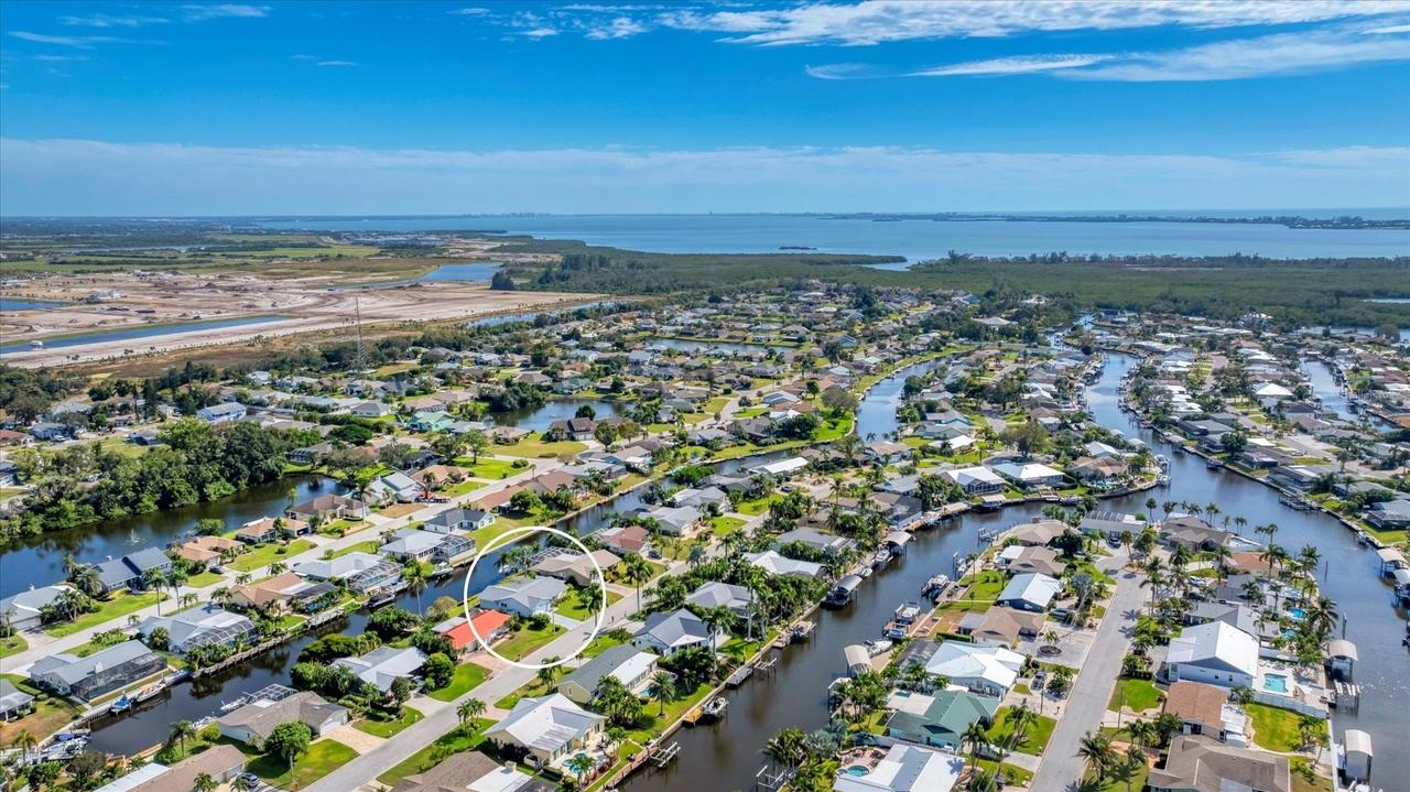 4515 Mangrove Point Rd., Bradenton, FL 34210