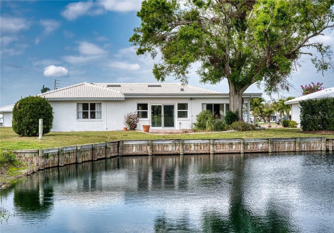 4102 Lakewood Ave., Bradenton, FL 34208