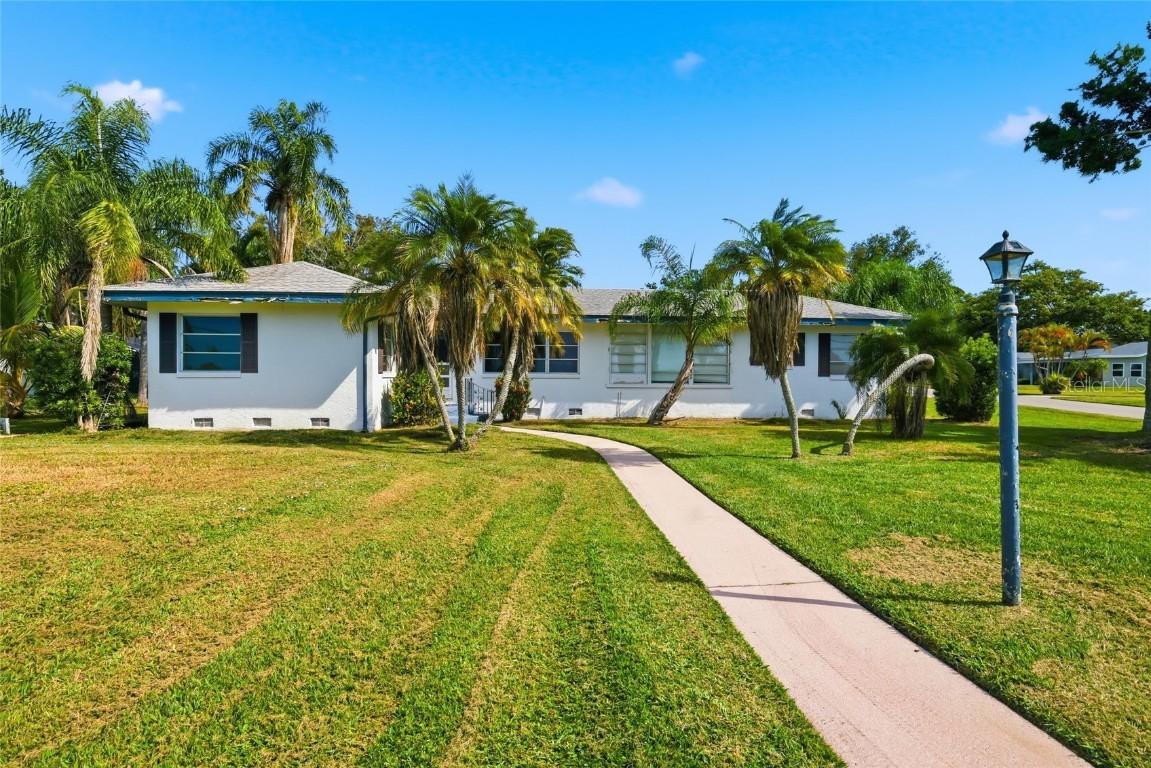 6240 Uplands Blvd., Sarasota, FL 34243