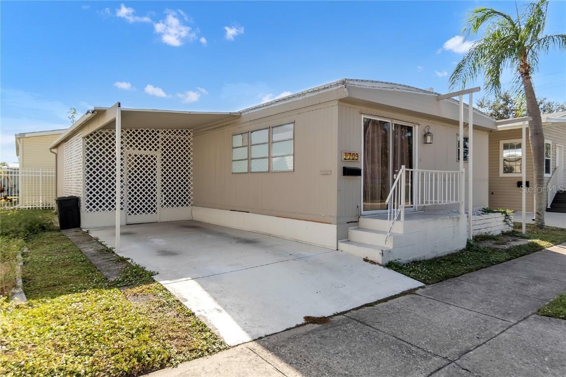 1709 W 21st Ave., Bradenton, FL 34205