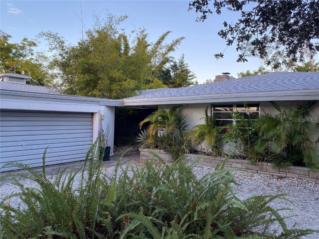 3300 Mineola Dr., Sarasota, FL 34239