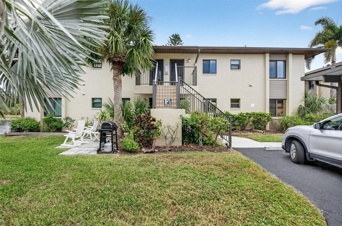 4044 Oakview Dr. #F1-2, Punta Gorda, FL 33980