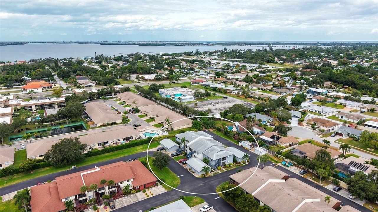 7210 27th Avenue Dr W, Bradenton, FL 34209