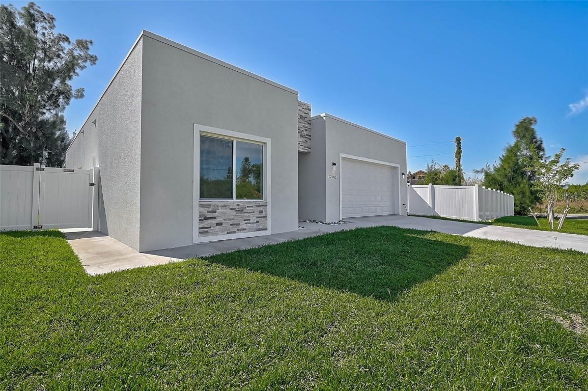 12301 Harland St., North Port, FL 34287