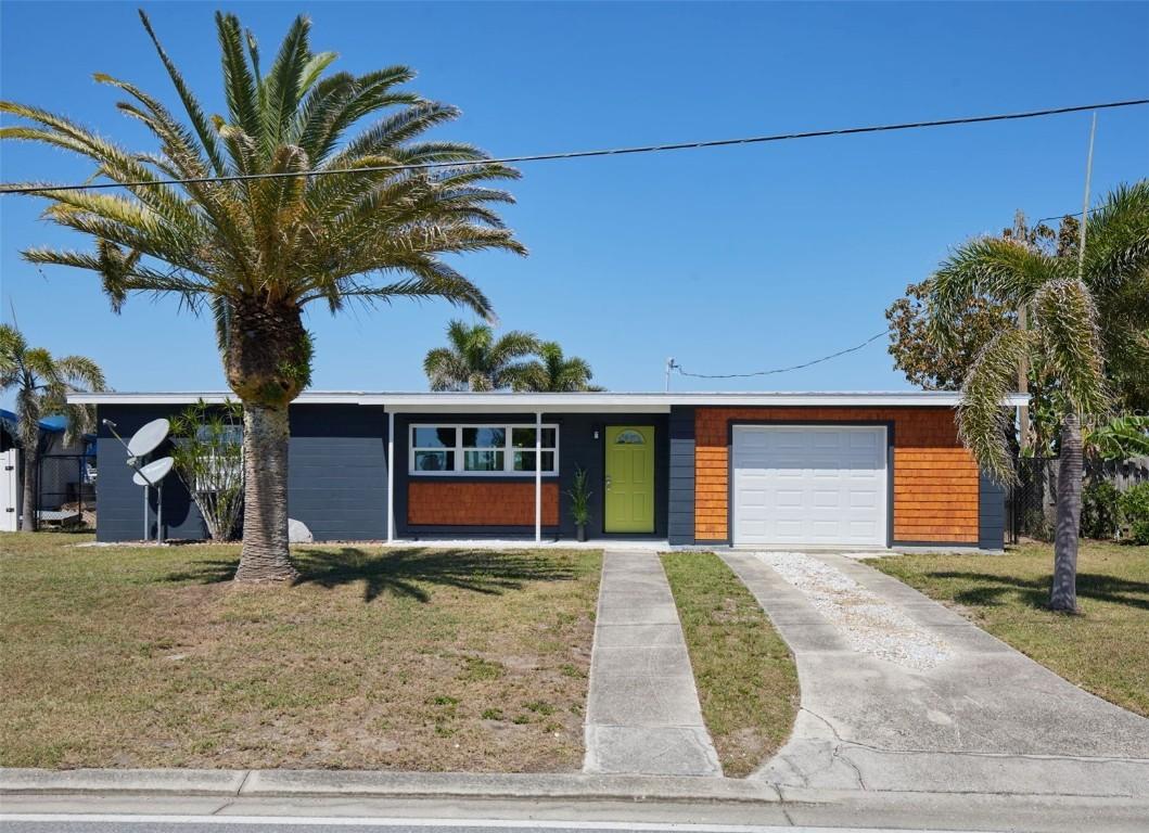 125 Palmetto Cir., Port Charlotte, FL 33952
