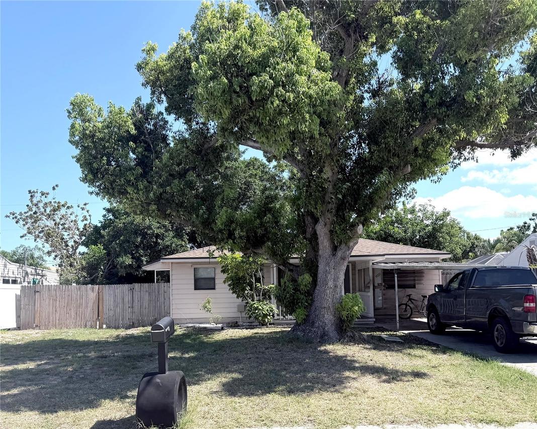 2171 Orchid St., Sarasota, FL 34239
