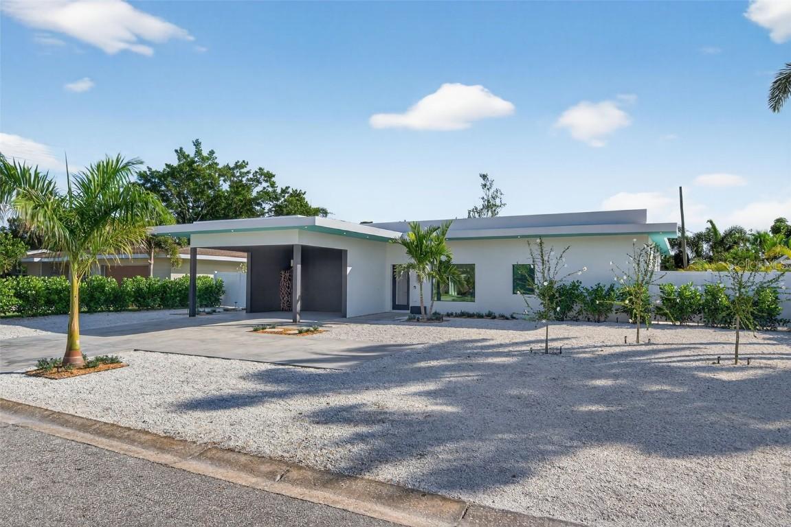 2306 Valencia Dr., Sarasota, FL 34239