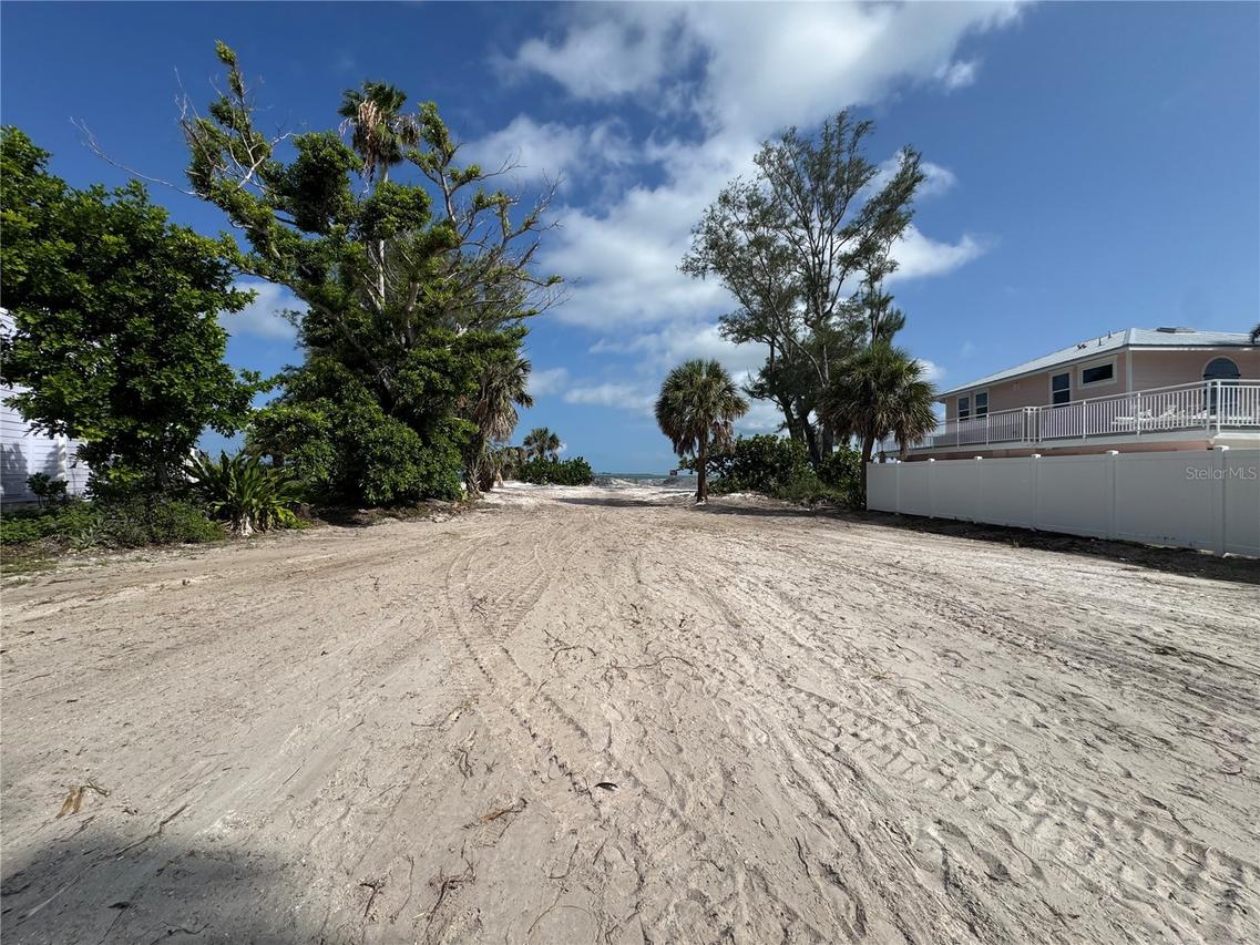 831 N North Shore Dr., Anna Maria, FL 34216