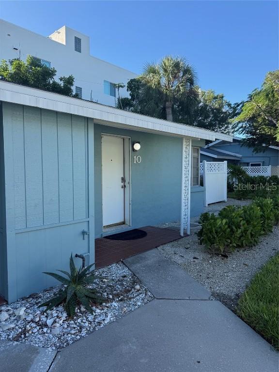 170 Roosevelt Dr. #6, Sarasota, FL 34236