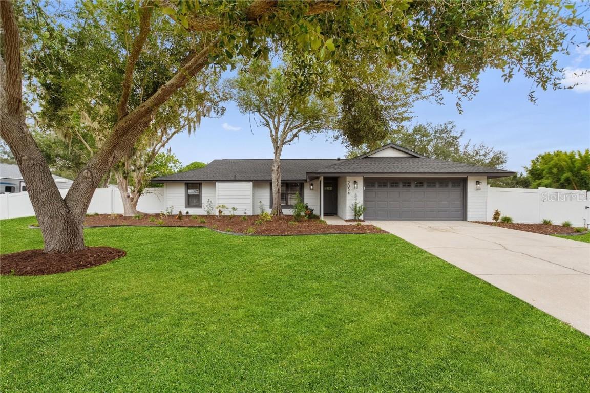 2054 Racimo Dr., Sarasota, FL 34240