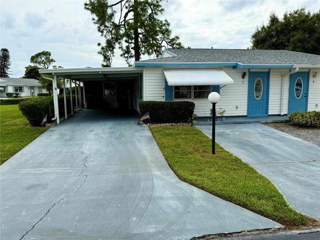 7 Desert Candle Cir., Lehigh Acres, FL 33936