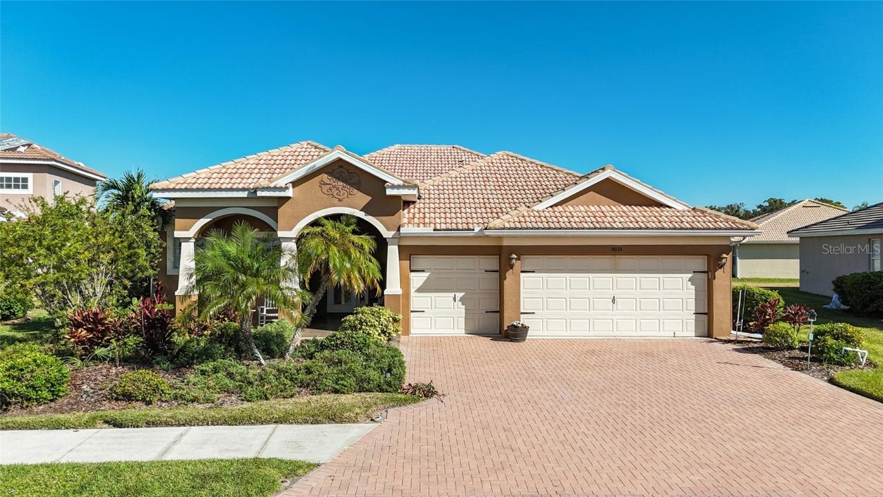 9074 Willowbrook Cir., Bradenton, FL 34212