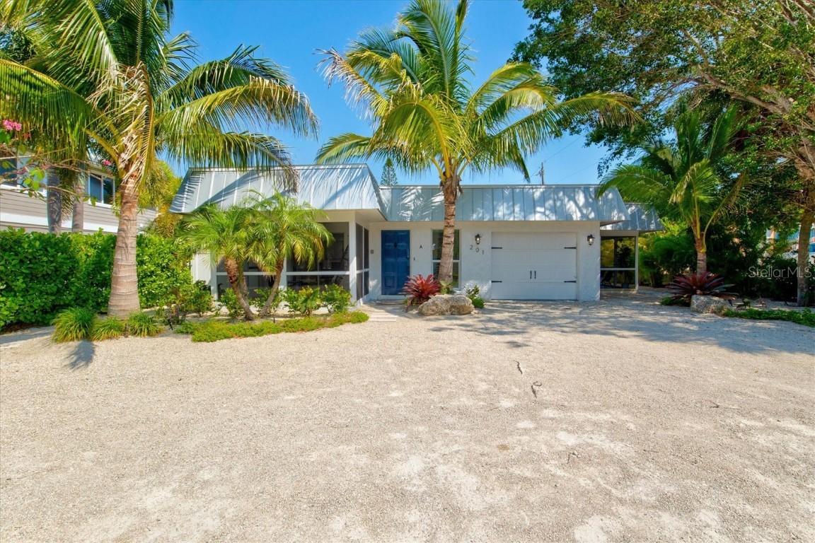 201 72nd St. #A & B, Holmes Beach, FL 34217