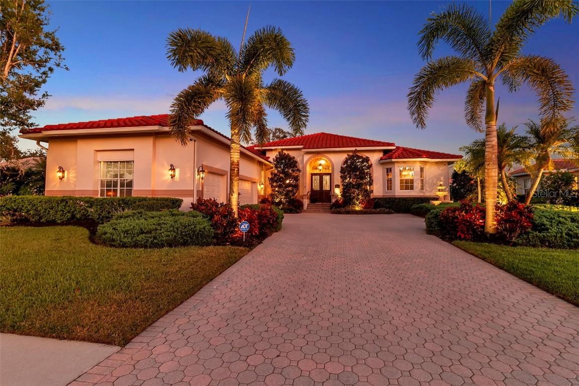 1076 Ruisdael Cir., Nokomis, FL 34275