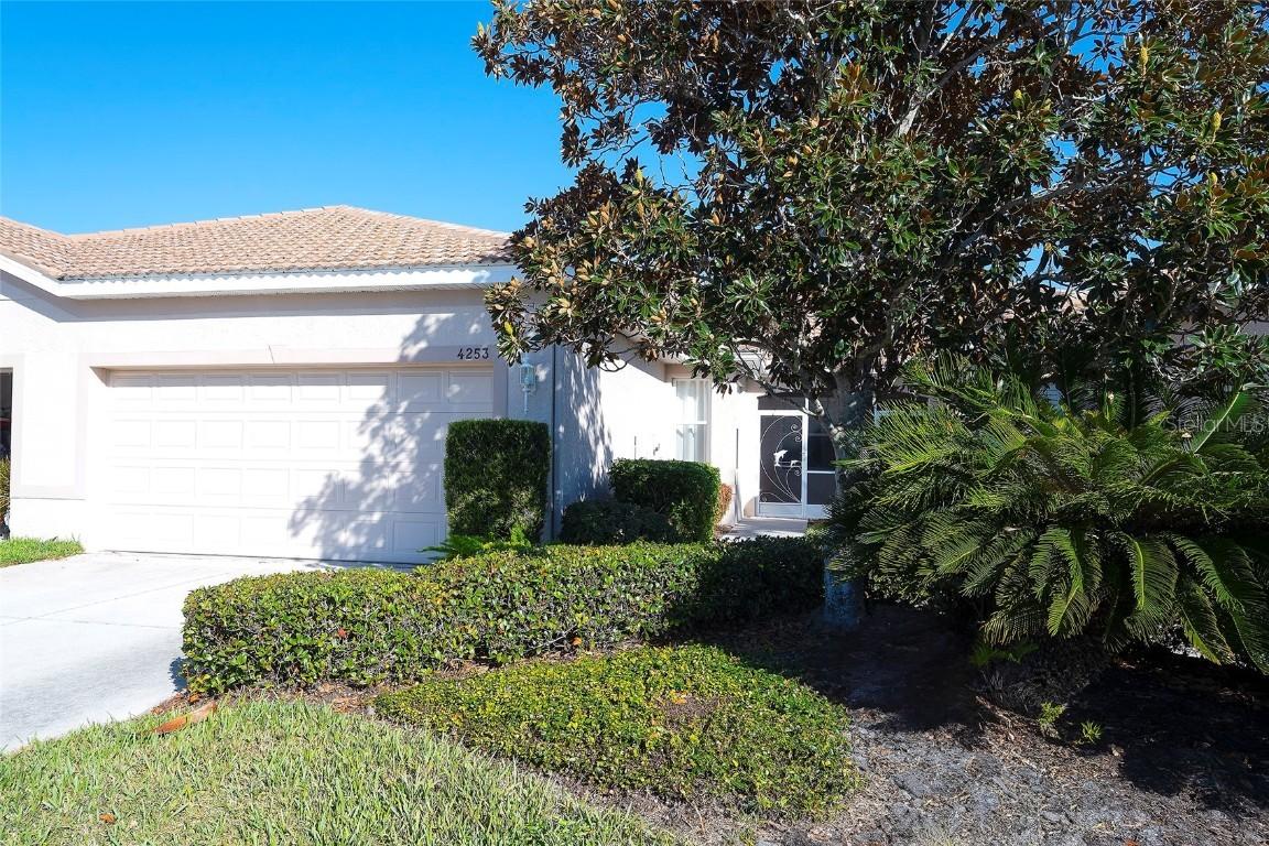 4253 Cascade Falls Dr., Sarasota, FL 34243
