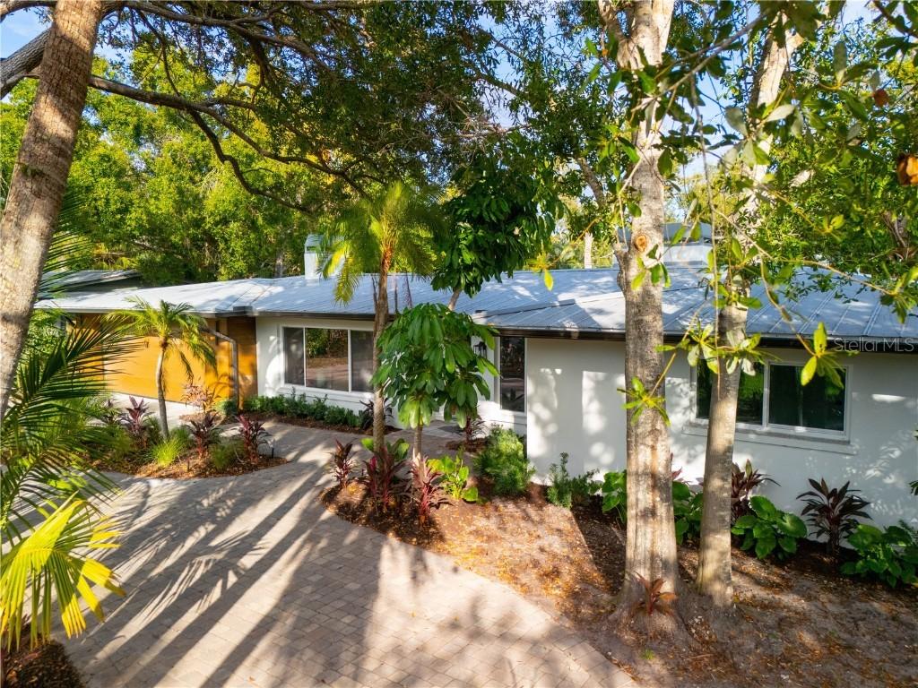 3705 Tangier Ter., Sarasota, FL 34239