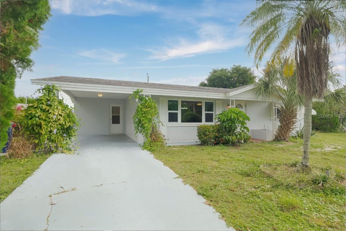 326 Canyon Dr., Lehigh Acres, FL 33936