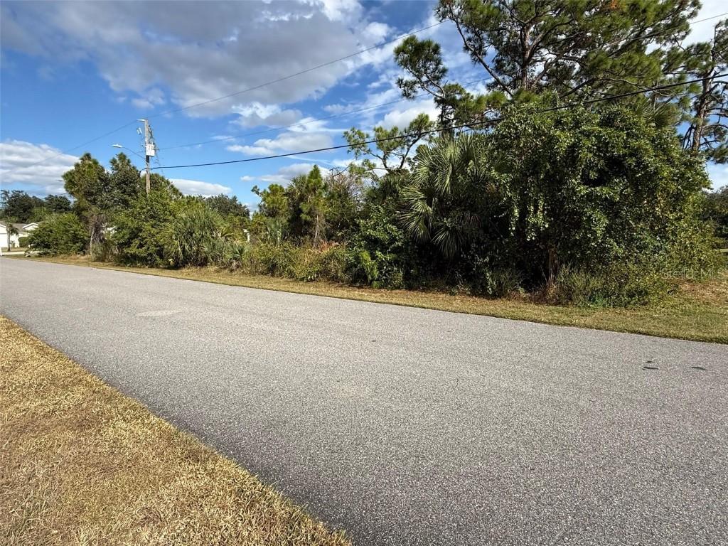 9 Hedgewood Cir., North Port, FL 34288