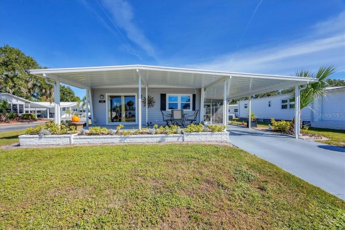 131 Oakwood Ln., Sarasota, FL 34237