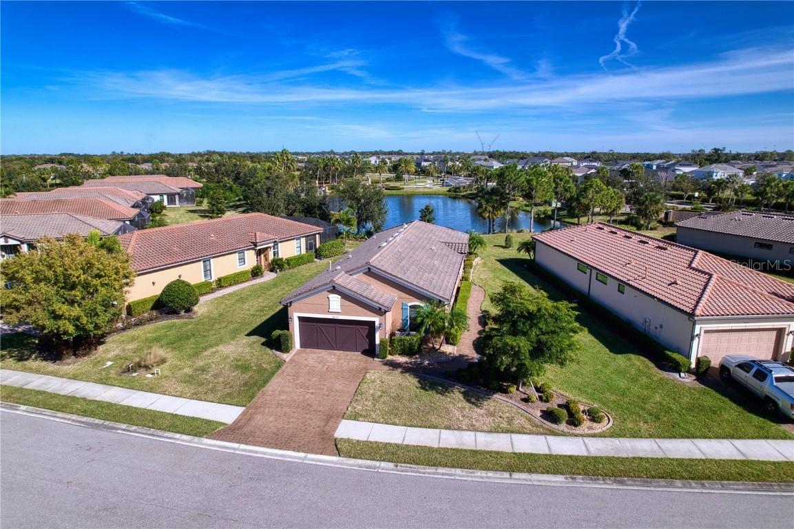 10124 Saint Francis Ter., Palmetto, FL 34221