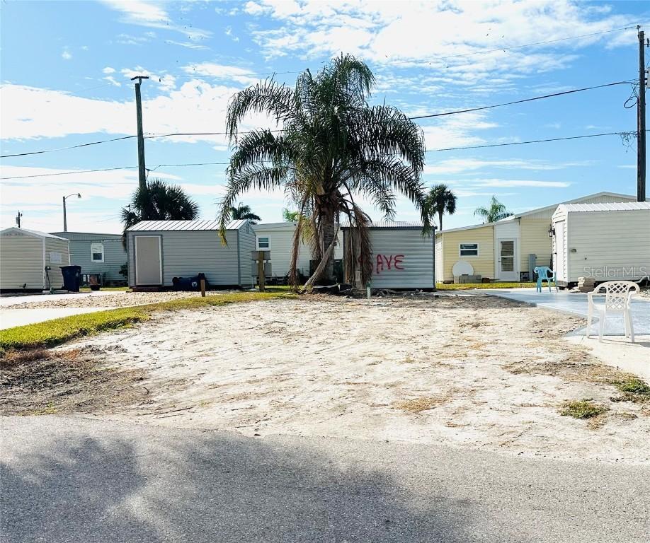 56 Montego Dr., Palmetto, FL 34221