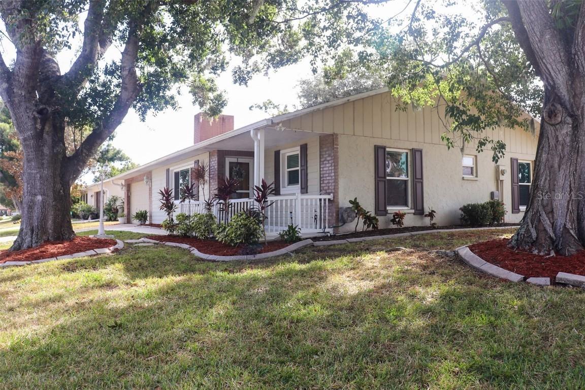 5004 Brandeis Cir., Sarasota, FL 34243