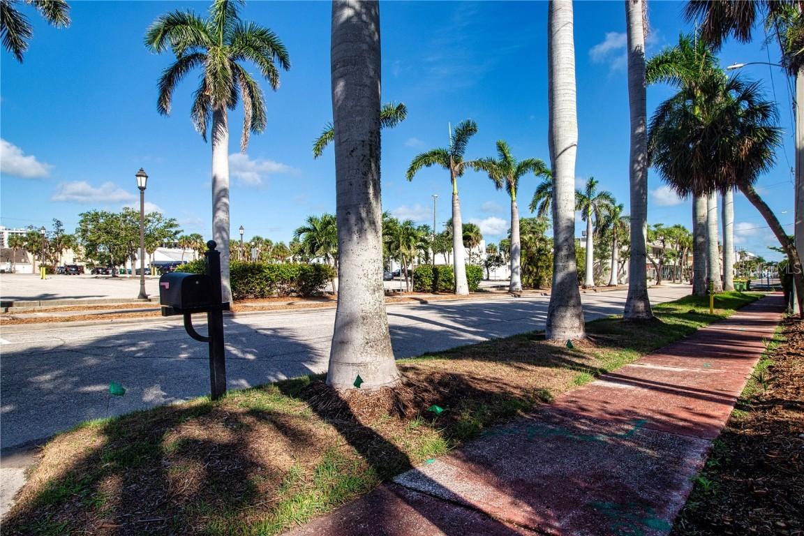 51 S Adams Dr., Sarasota, FL 34236