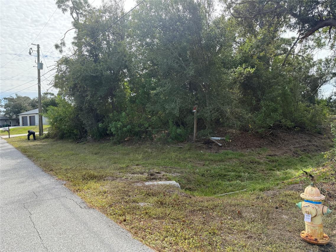 7483 Regina Dr., Englewood, FL 34224
