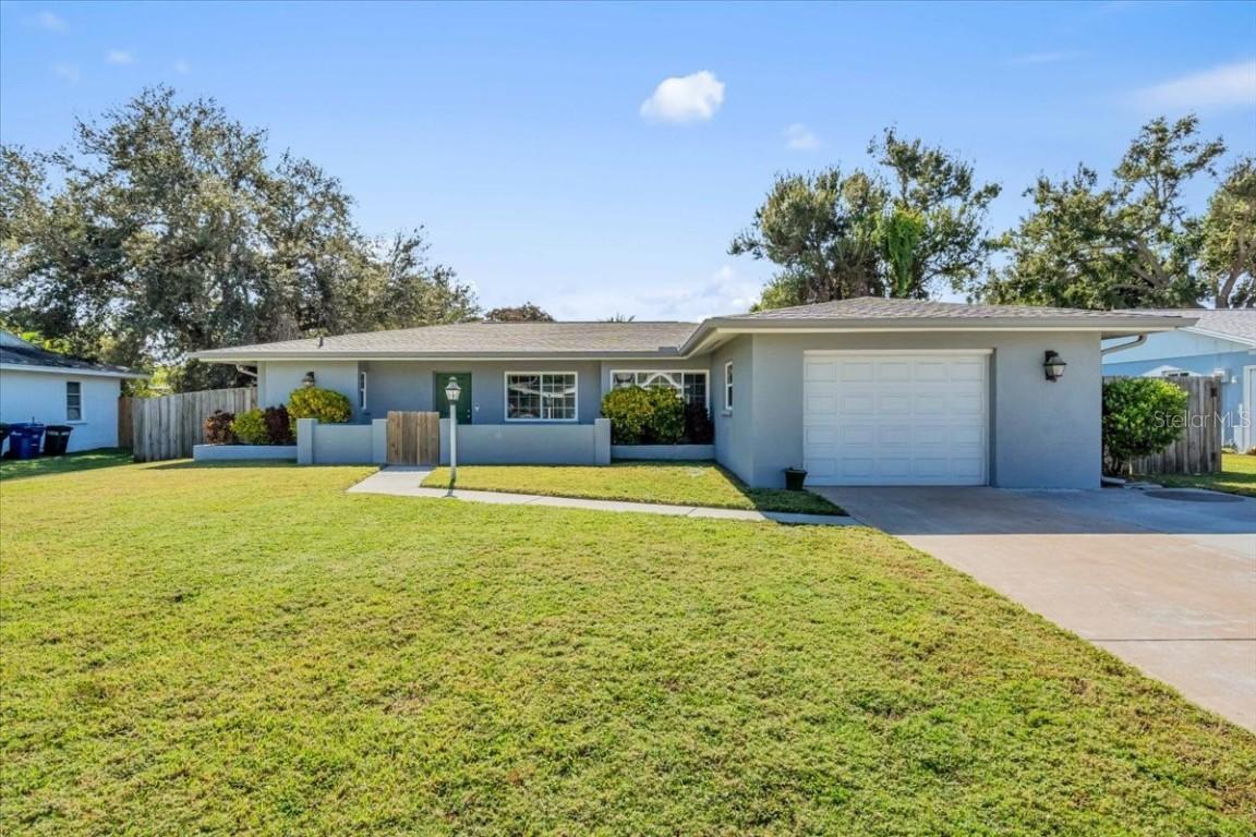 3374 Bougainvillea St., Sarasota, FL 34239