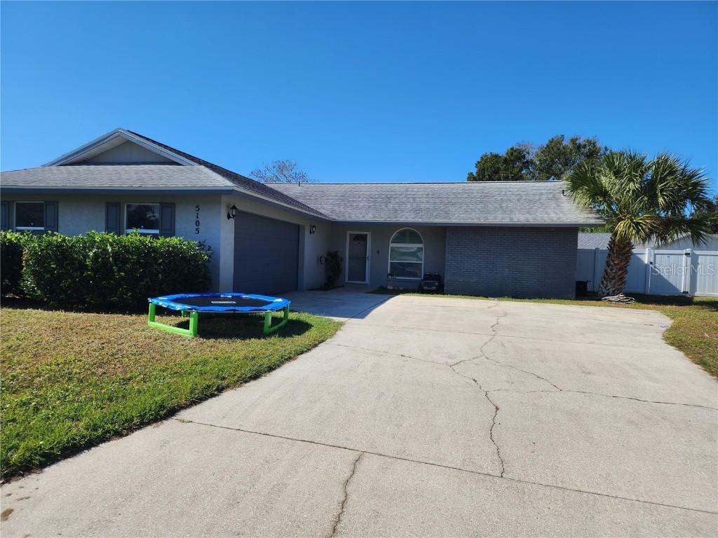 5105 25th Cir., Palmetto, FL 34221