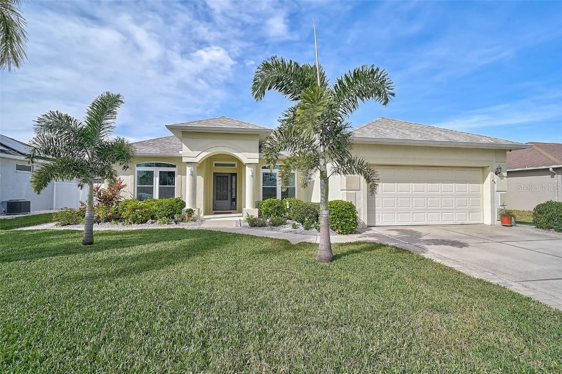 6418 2nd St., Bradenton, FL 34203