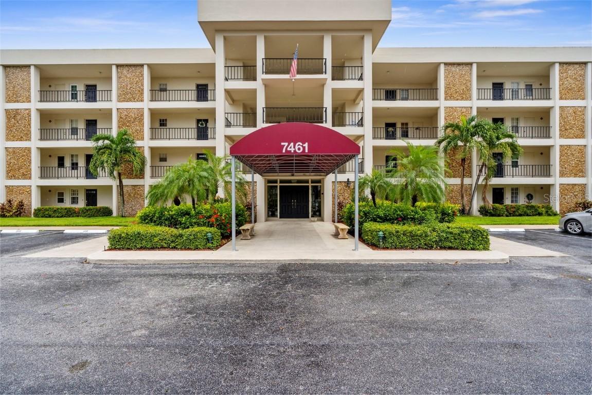 7461 W Country Club Dr. #301, Sarasota, FL 34243