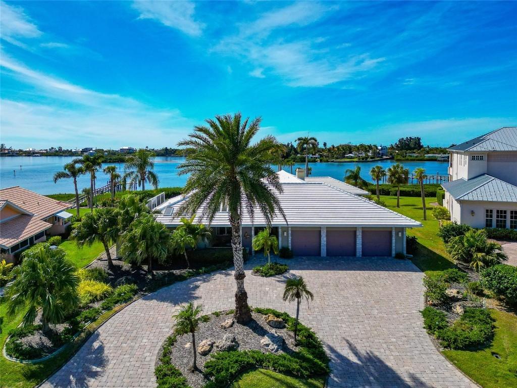 431 Yacht Harbor Dr., Osprey, FL 34229