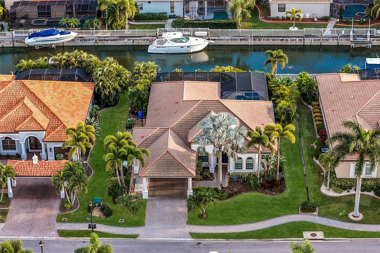 525 Mast Dr., Bradenton, FL 34208