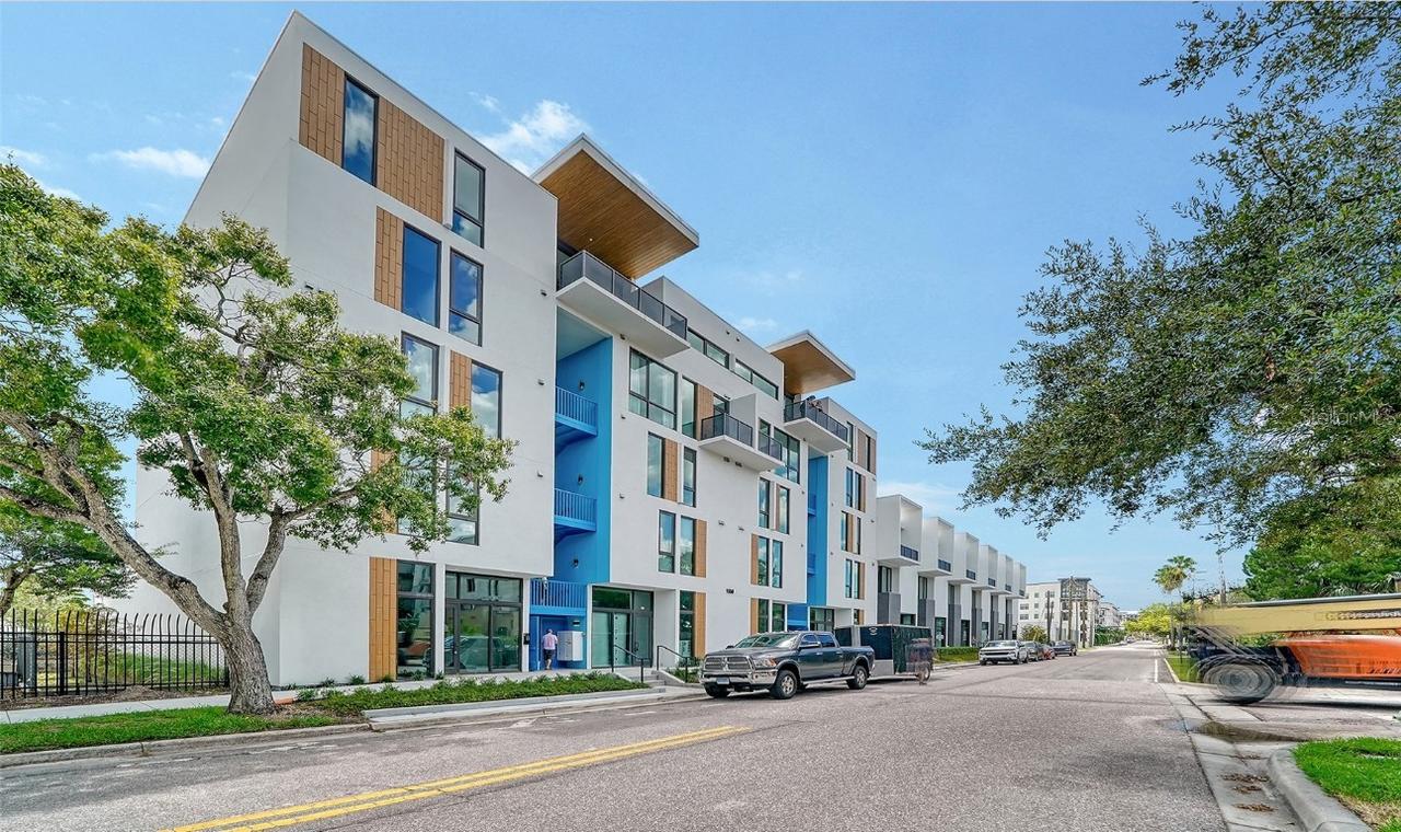 1558 4th St. #210, Sarasota, FL 34236