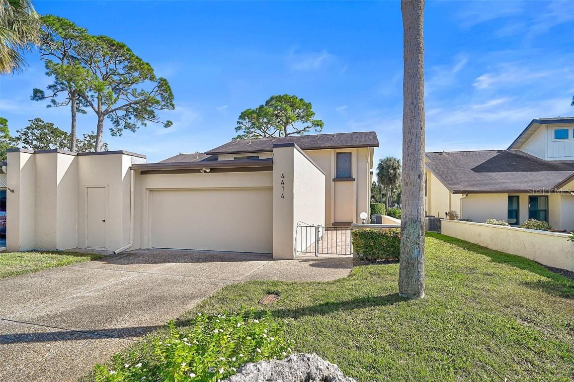 4414 La Jolla Dr., Bradenton, FL 34210