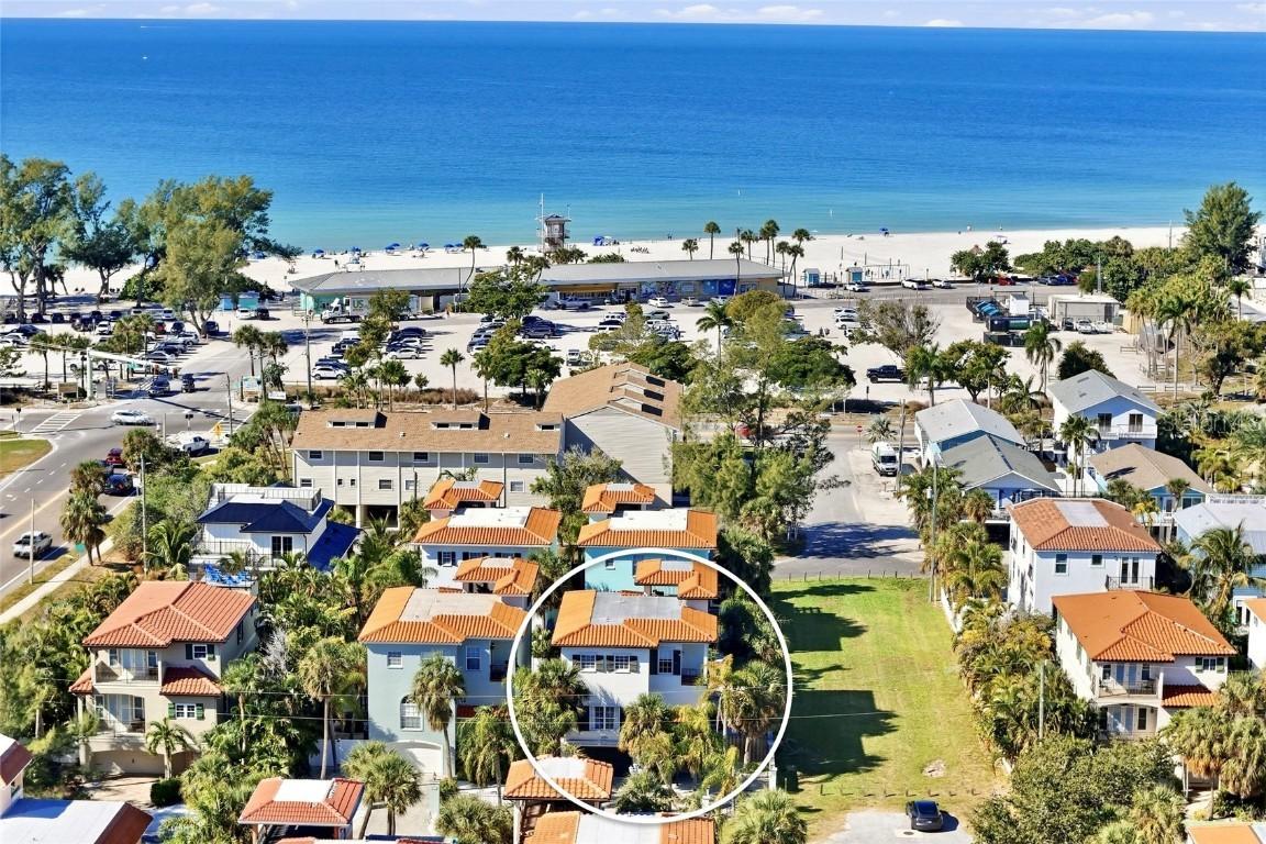 4006 5th Ave., Holmes Beach, FL 34217
