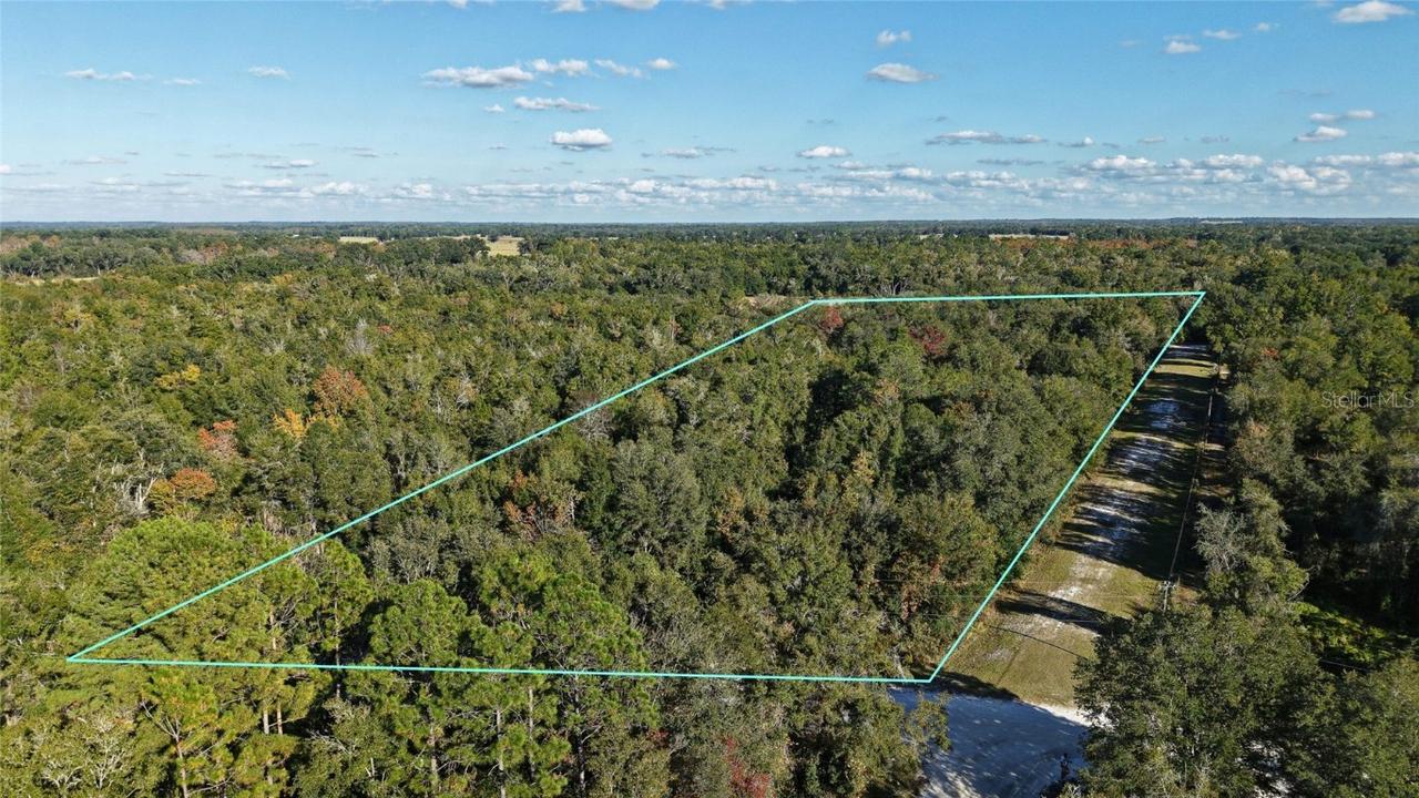 922 SW Chiefland Ln., Fort White, FL 32038