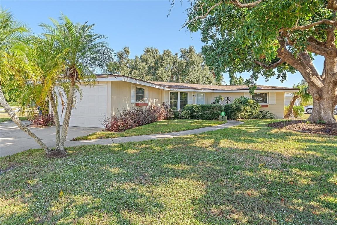 3715 Mundy Ridge Dr., Sarasota, FL 34233