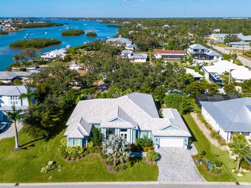 4996 Western Docks Ln., Nokomis, FL 34275