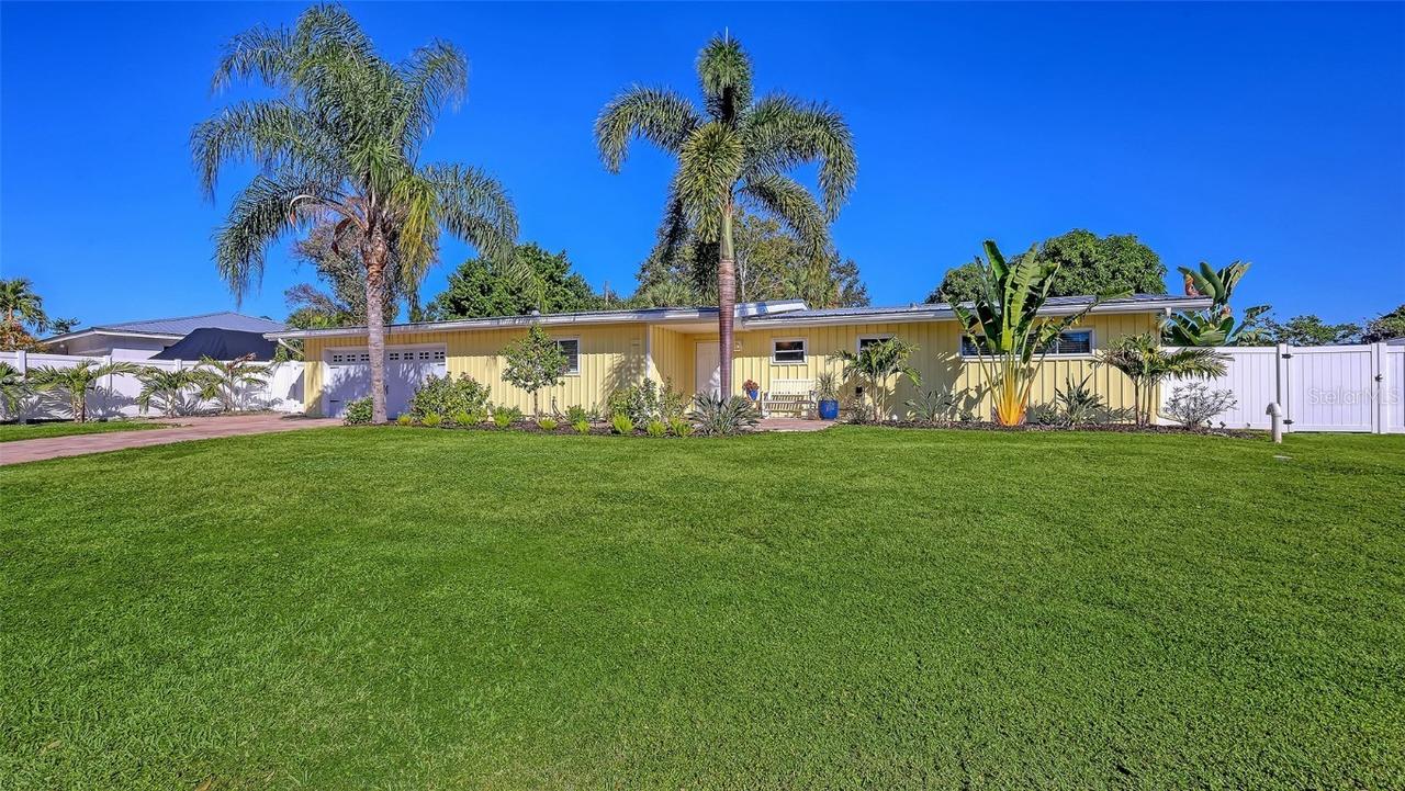 2525 Hibiscus St., Sarasota, FL 34239